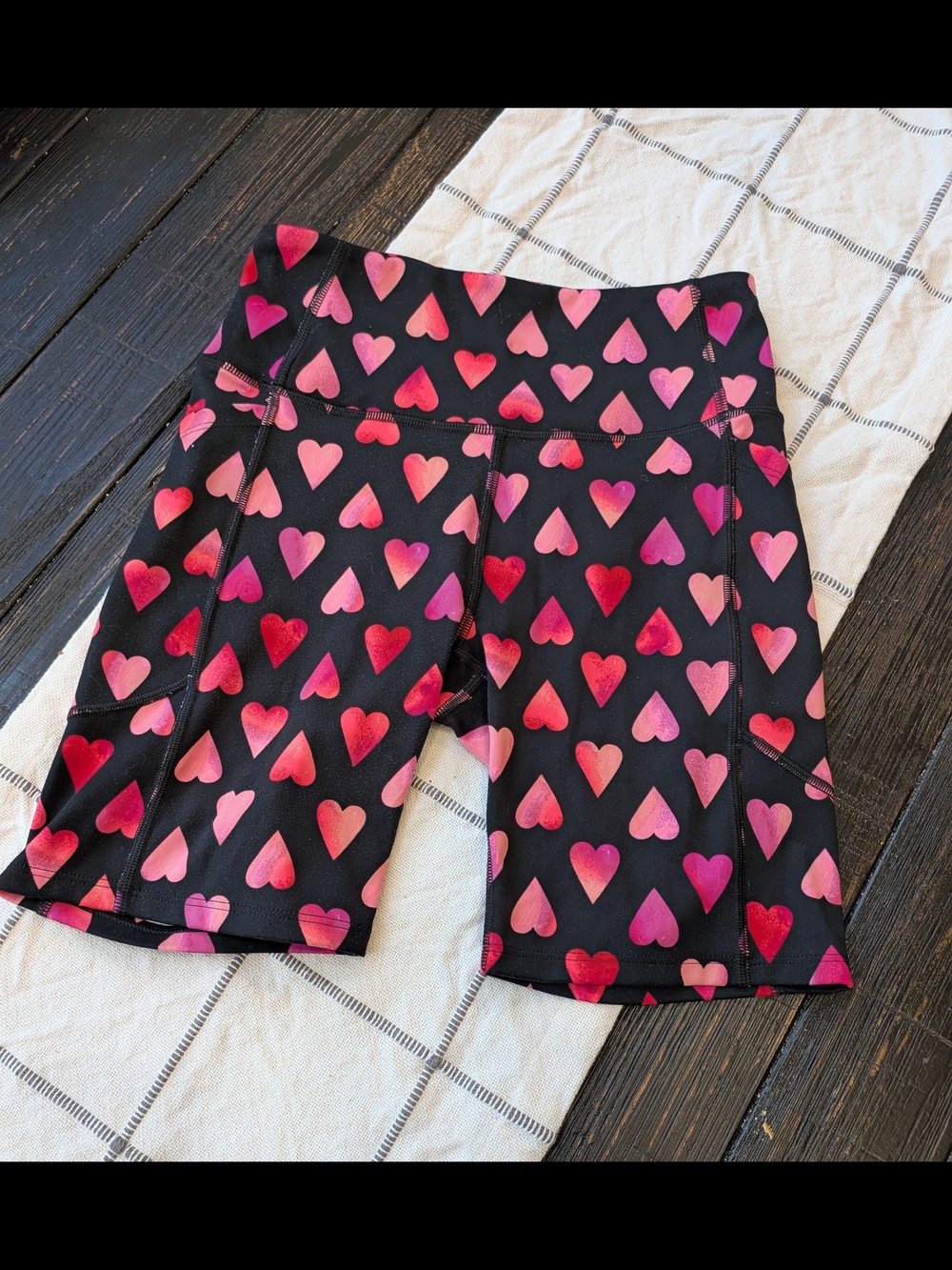 Victoria's Secret On Point • Flow • Biker Shorts • Size 4 • Side Pockets